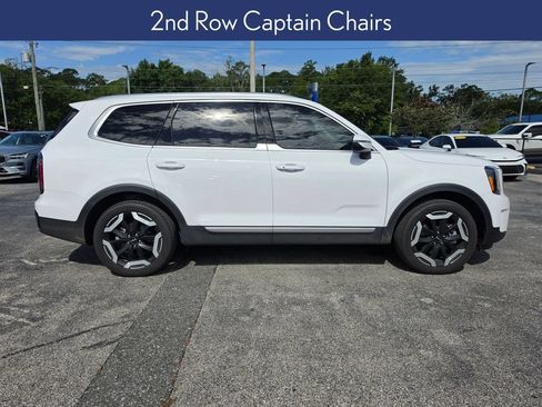 Used 2024 Kia Telluride EX w/ EX Captain's Chair Package FWD image 12