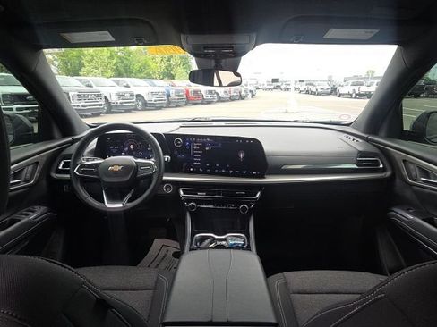 Used 2024 Chevrolet Traverse LT w/ LPO, Floor Liner Package FWD image 20