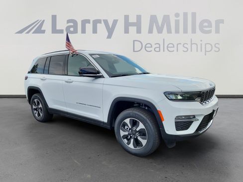New 2025 Jeep Grand Cherokee Limited 4xe w/ Luxury Tech Group II image 7