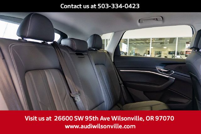 Used 2024 Audi Q8 e-tron Premium AWD/4WD image 30