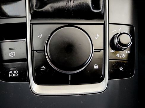 Used 2021 MAZDA MAZDA3 s image 31