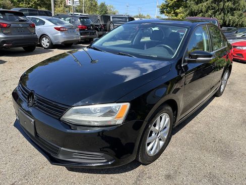 Used 2013 Volkswagen Jetta SE FWD image 2