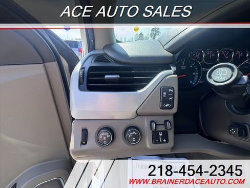Used 2019 GMC Yukon XL SLT w/ HD Trailering Package AWD/4WD image 15
