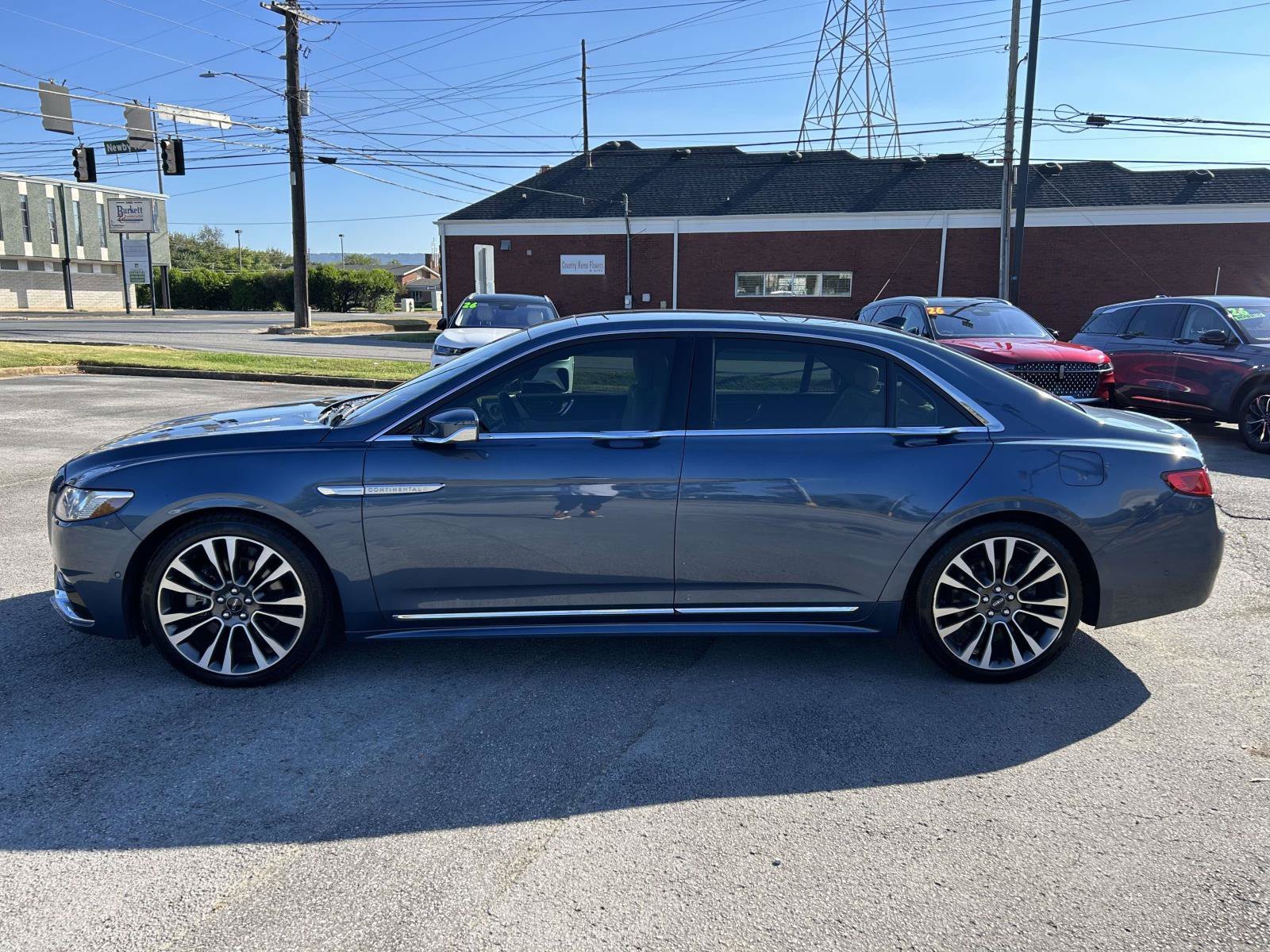 Used 2020 Lincoln Continental Reserve w/ Luxury Package FWD image 8