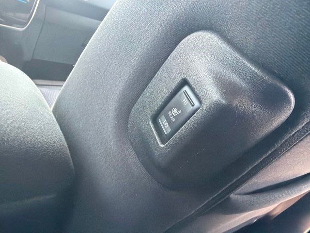 Used 2014 Nissan Leaf SV w/ Premium Package FWD image 25