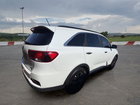 Used 2019 Kia Sorento S FWD image 3