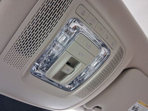 Used 2022 Mercedes-Benz GLS 450 4MATIC image 17