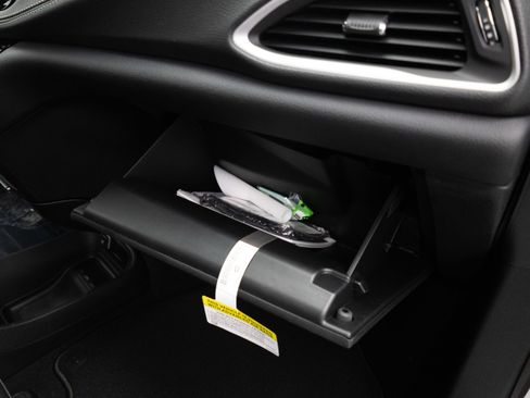 New 2026 Chrysler Pacifica Select FWD image 23