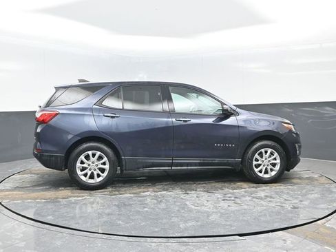 Used 2019 Chevrolet Equinox LS w/ LS Convenience Package image 3