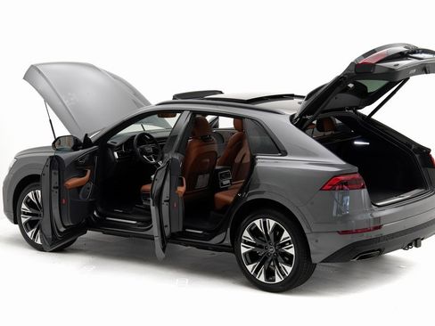 Certified 2025 Audi Q8 Prestige w/ Prestige Package image 10