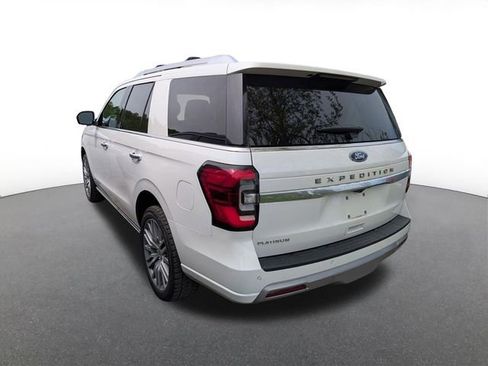 Used 2022 Ford Expedition Platinum AWD/4WD image 3