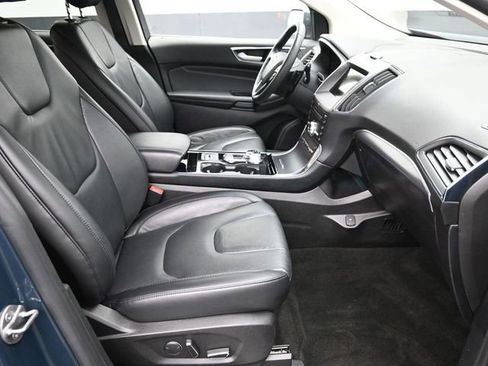 Certified 2019 Ford Edge Titanium w/ Cold Weather Package AWD/4WD image 29