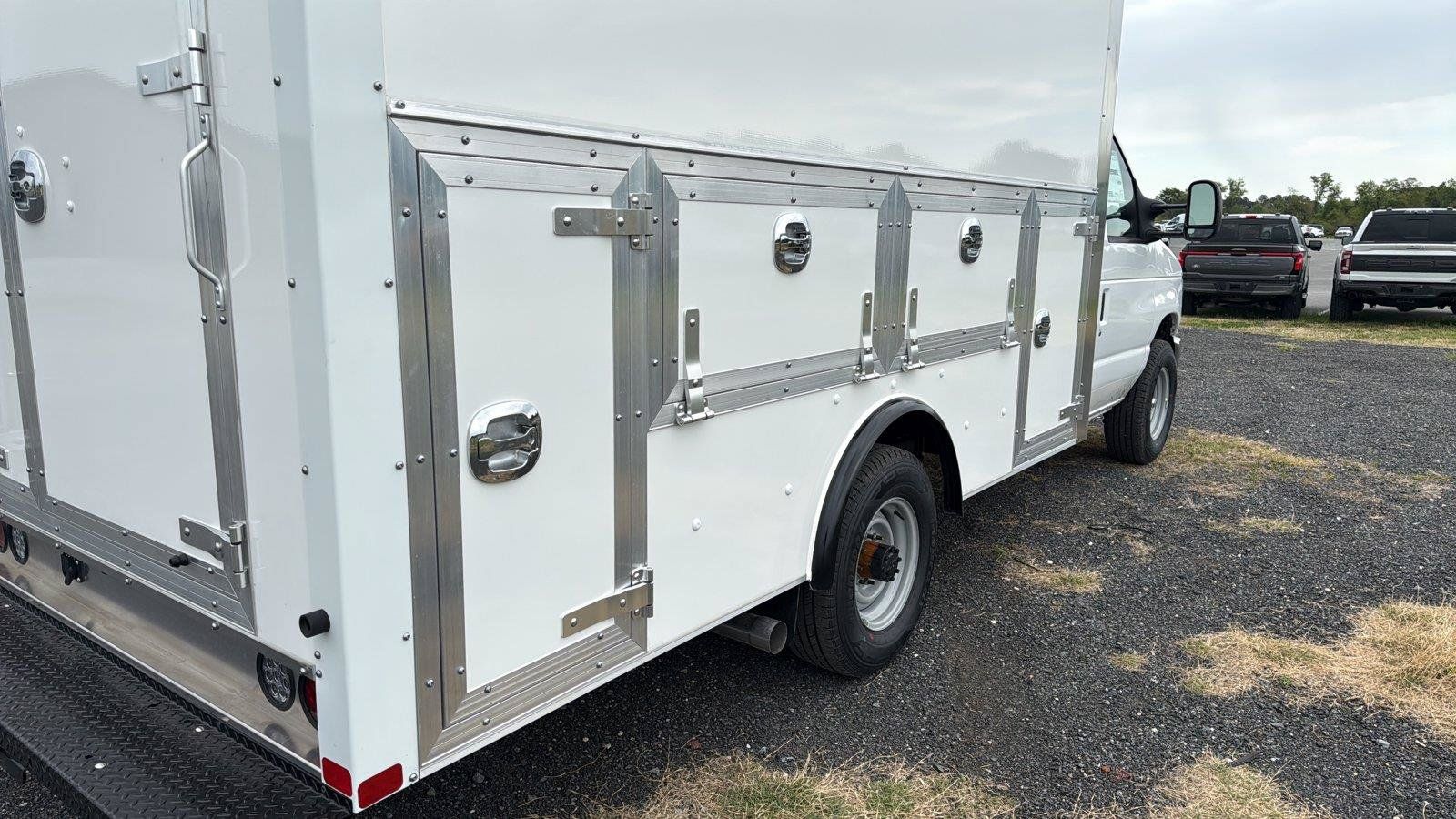 New 2027 Ford E-350 and Econoline 350 Super Duty w/ Power Equipment Group RWD image 31
