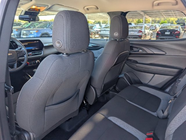 Used 2025 Chevrolet TrailBlazer LT FWD image 23