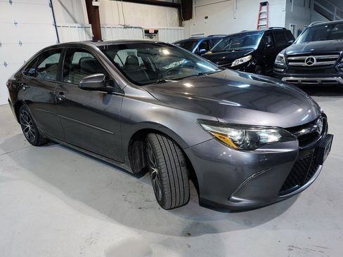 Used 2016 Toyota Camry XSE w/ Moonroof Package FWD image 11