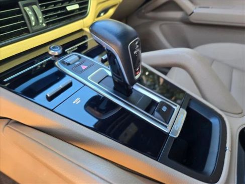 Used 2020 Porsche Cayenne image 16