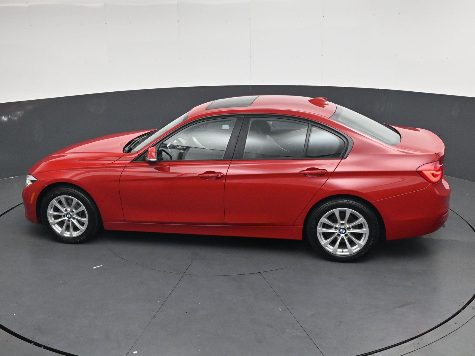 Used 2018 BMW 320i Sedan w/ Convenience Package RWD image 24