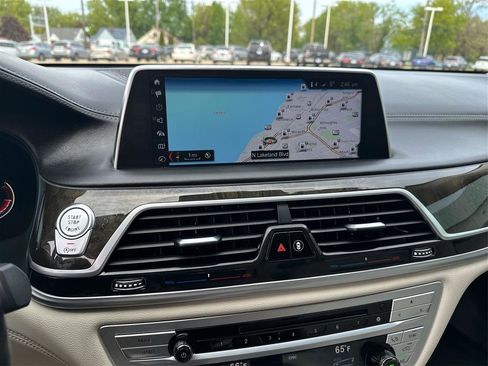 Used 2019 BMW 740i w/ Executive Package RWD image 35