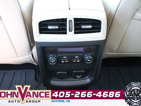 Used 2020 Buick Envision Essence FWD image 28
