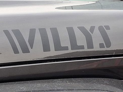 Used 2021 Jeep Gladiator Willys image 34