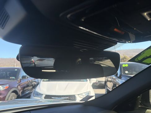 Used 2024 Land Rover Range Rover Velar Dynamic SE image 20