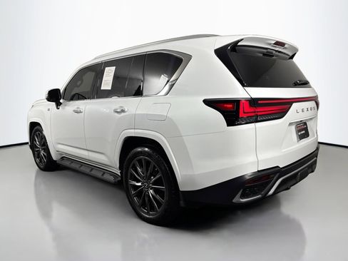 Used 2023 Lexus LX 600 F Sport image 9