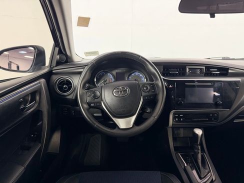 Used 2018 Toyota Corolla SE image 16