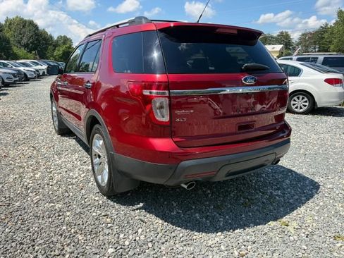 Used 2013 Ford Explorer XLT FWD image 3
