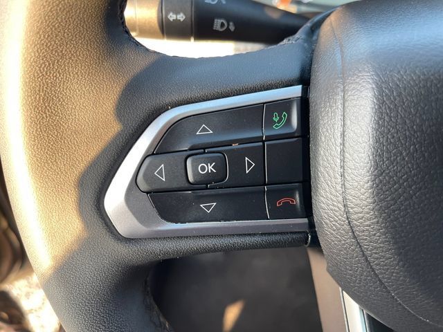 Used 2023 Jeep Compass Latitude w/ Sun and Sound Group AWD/4WD image 31