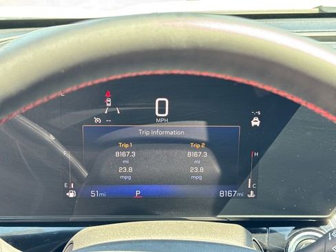 Used 2025 Chevrolet Trax RS FWD image 16