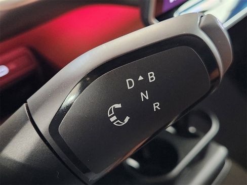 New 2025 Volkswagen ID. Buzz Pro S image 14