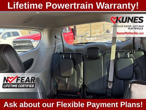 Used 2023 Chrysler Pacifica Touring-L image 30