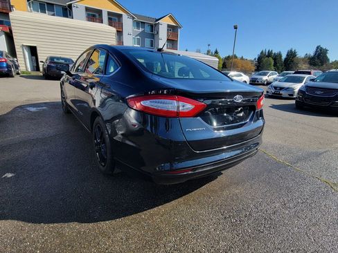 Used 2014 Ford Fusion SE image 5