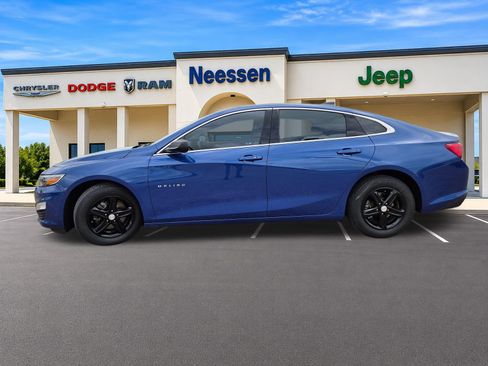 Used 2023 Chevrolet Malibu LS FWD image 4