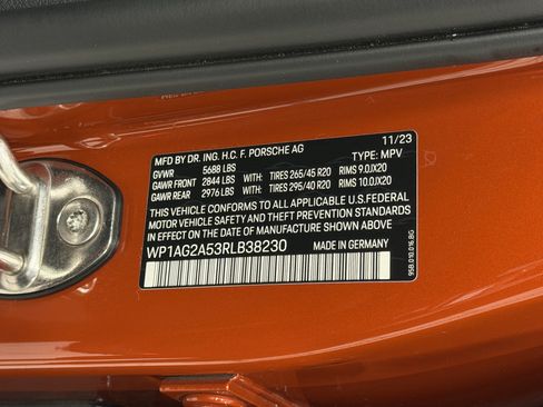 Certified 2024 Porsche Macan S AWD/4WD image 61