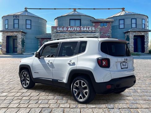 Used 2017 Jeep Renegade Latitude w/ Popular Equipment Group image 3
