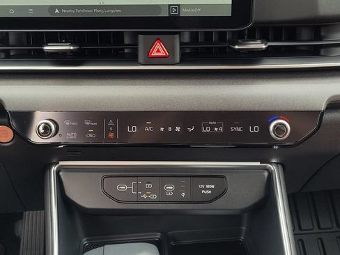 New 2026 Kia Carnival EX FWD image 18