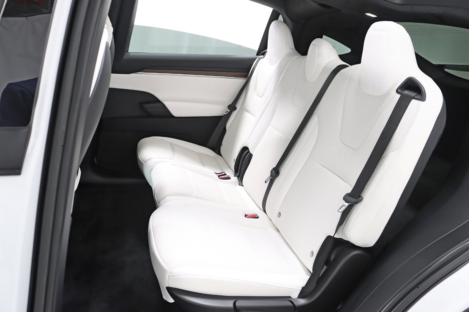 Used 2023 Tesla Model X AWD/4WD image 32
