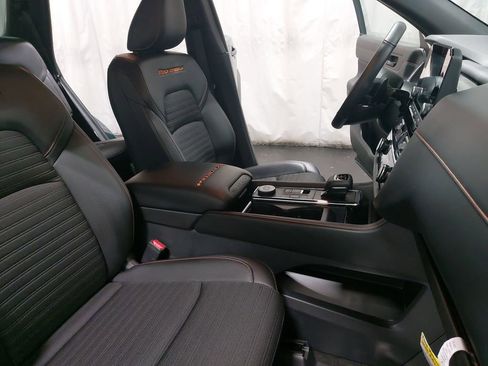 Used 2025 Nissan Pathfinder Rock Creek image 10