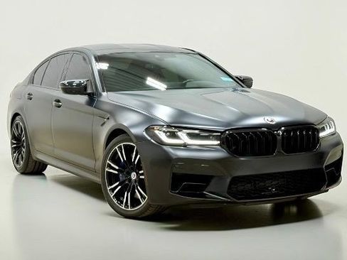 Used 2023 BMW M5 image 28