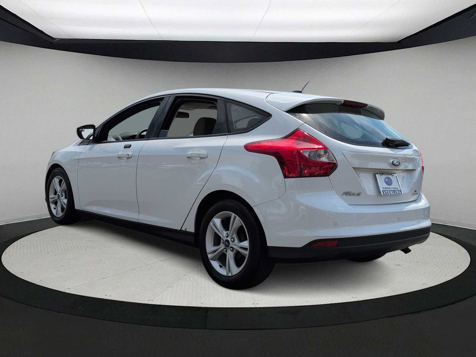 Used 2014 Ford Focus SE w/ SE Winter Package FWD image 6