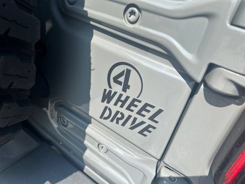 Used 2022 Jeep Wrangler Sport AWD/4WD image 14
