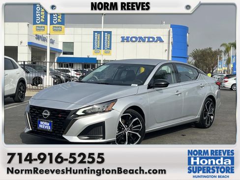 Used 2023 Nissan Altima 2.5 SR image 1