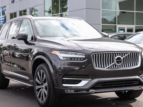 Used 2024 Volvo XC90 B6 Plus image 5