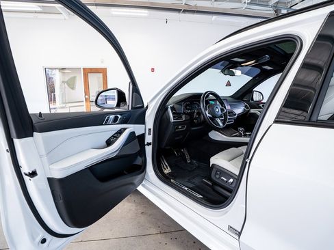 Used 2023 BMW X5 sDrive40i w/ Executive Package image 38