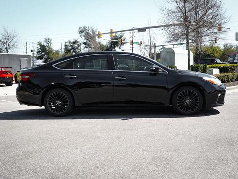Used 2016 Toyota Avalon Touring image 11