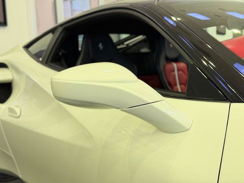 Used 2017 Ferrari 488 GTB RWD image 18