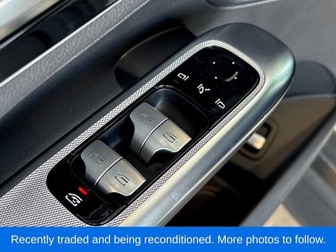 Used 2025 Mercedes-Benz GLC 300 4MATIC image 17