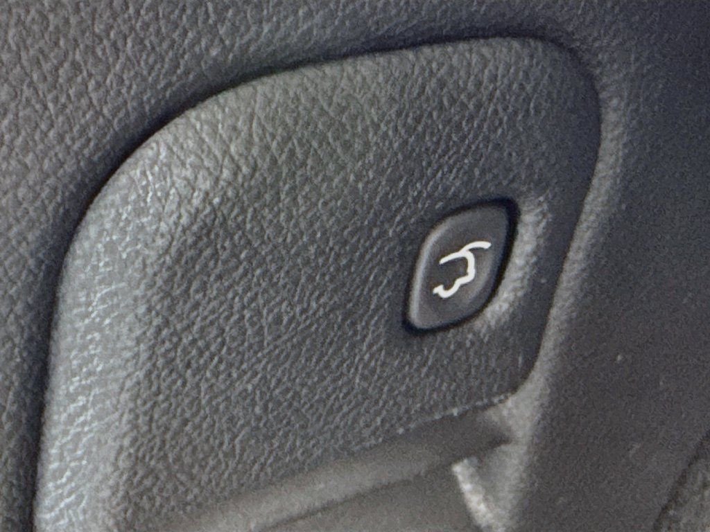 Used 2018 Jeep Grand Cherokee Summit AWD/4WD image 31