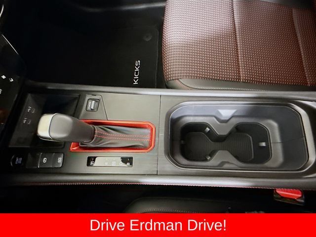 Used 2025 Nissan Kicks SR FWD image 18